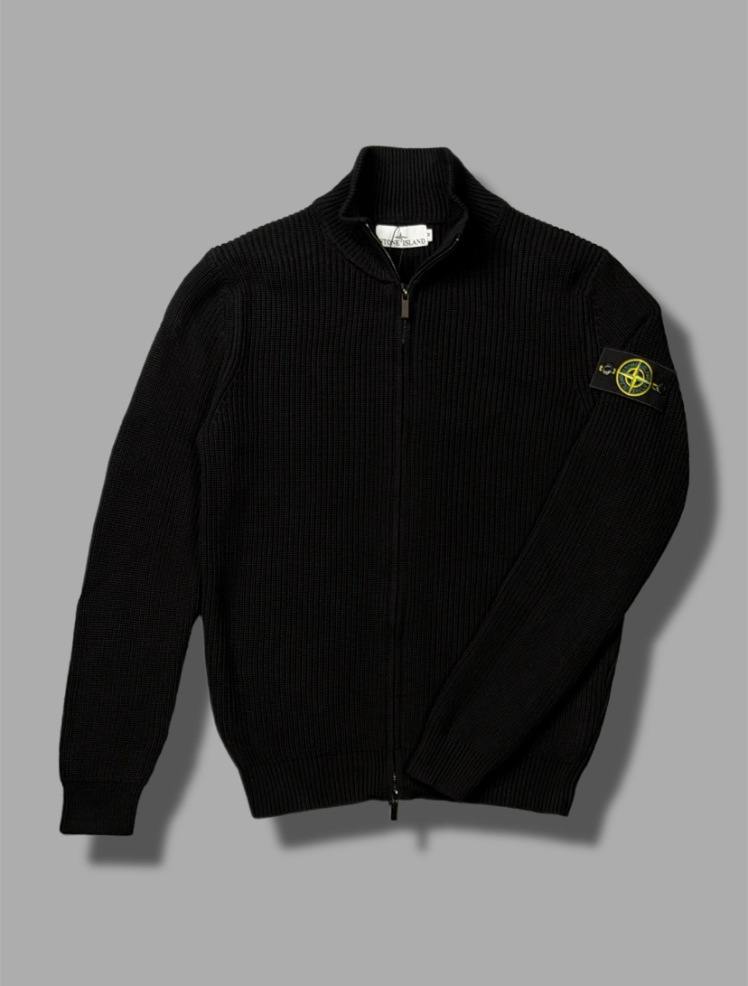 Свитер на замке stone island